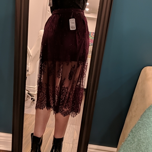 Eggplant Lace Skirt - Picture 5 of 7